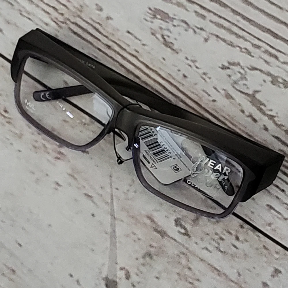 Foster Grant E fits over bluelight protection glasses M/L greige